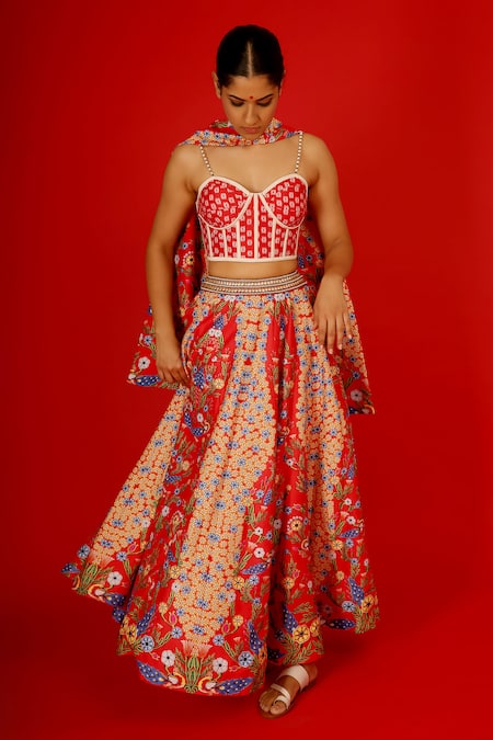 SAKSHAM & NEHARICKA Sureeli Hand Painted Lehenga Set 