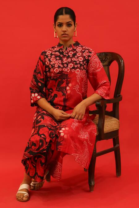 Saksham & Neharicka Red Chanderi Embroidery Collared Benazir Floral Bloom Print Kurta Online at Aza Fashions Saksham & Neharicka_Red Chanderi Embroidery Collared Benazir Floral Bloom Print Kurta _Online_at_Aza_Fashions