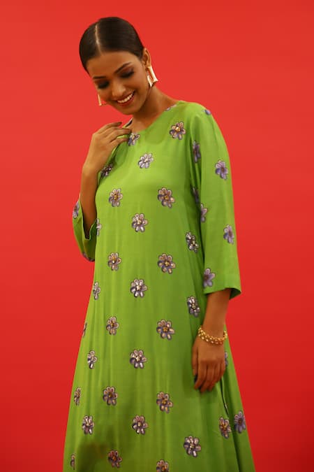 Saksham & Neharicka_Green Chanderi Embroidery Round Neck Floral Butti Print Kurta _Online_at_Aza_Fashions