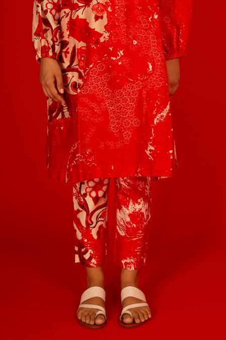 Buy Saksham & Neharicka Red Chanderi Round Neck Durga Kurta With Pant Online at Aza Fashions Buy_Saksham & Neharicka_Red Chanderi Round Neck Durga Kurta With Pant _Online_at_Aza_Fashions