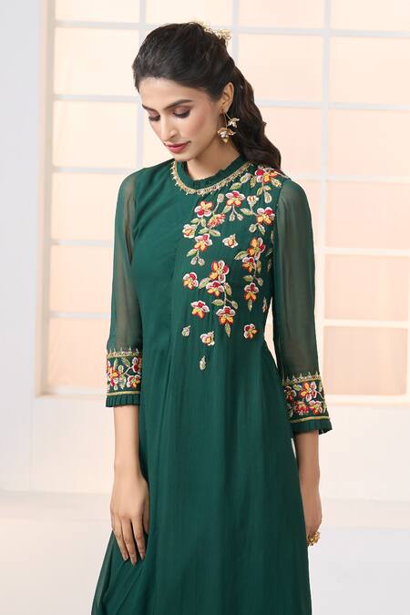 Aariyana Couture Green Viscose, Georgette Embroidery Round Neck Floral Hand Draped Tunic at Aza Fashions Aariyana Couture_Green Viscose, Georgette Embroidery Round Neck Floral Hand Draped Tunic_at_Aza_Fashions