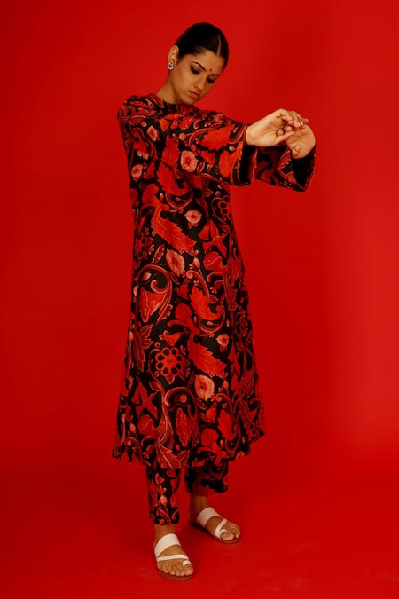 Saksham & Neharicka Red Chanderi Embroidery Round Neck Kamakshya Floral Vine Print Kurta With Pant Online at Aza Fashions Saksham & Neharicka_Red Chanderi Embroidery Round Neck Kamakshya Floral Vine Print Kurta With Pant _Online_at_Aza_Fashions