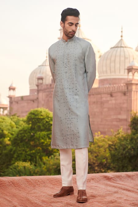 Philocaly Pratah Embroidered Kurta 