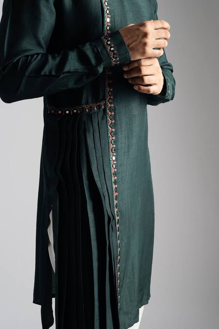 PAARSH_Emerald Green Cotton Embroidery Mirrorwork Kurta And Pant Set _at_Aza_Fashions