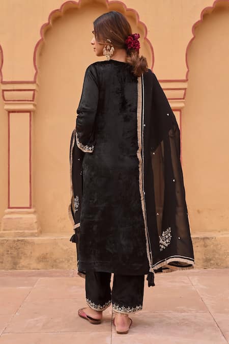 Karaj Jaipur Florence Aari Embroidered Velvet Kurta Pant Set 