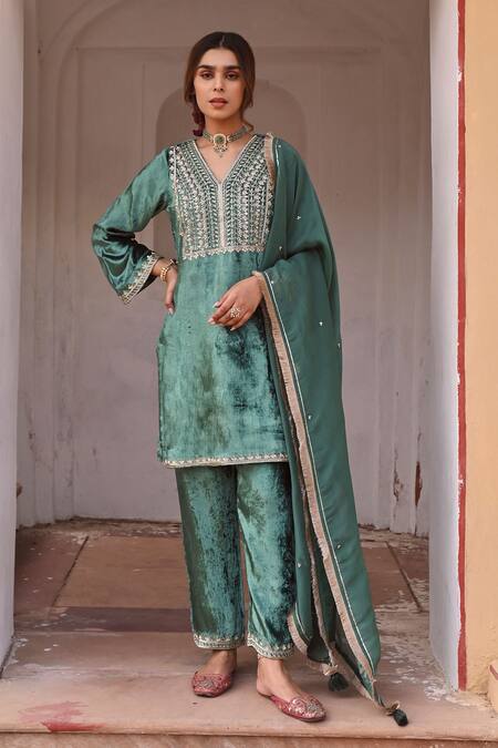 Karaj Jaipur Green Velvet, Organza Sequins, Gardenia Yoke Embroidered Short Kurta Pant Set Online at Aza Fashions Karaj Jaipur_Green Velvet, Organza Sequins, Gardenia Yoke Embroidered Short Kurta Pant Set _Online_at_Aza_Fashions