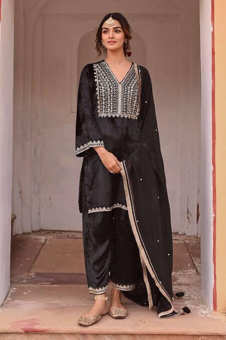 Karaj Jaipur Black Velvet, Organza Sequins, Gardenia Yoke Embroidered Short Kurta Pant Set Online at Aza Fashions Karaj Jaipur_Black Velvet, Organza Sequins, Gardenia Yoke Embroidered Short Kurta Pant Set _Online_at_Aza_Fashions
