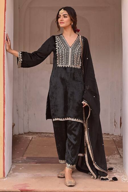 Buy Karaj Jaipur Black Velvet, Organza Sequins, Gardenia Yoke Embroidered Short Kurta Pant Set Online at Aza Fashions Buy_Karaj Jaipur_Black Velvet, Organza Sequins, Gardenia Yoke Embroidered Short Kurta Pant Set _Online_at_Aza_Fashions