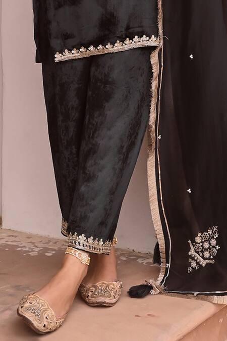 Buy Karaj Jaipur Black Velvet, Organza Sequins, Gardenia Yoke Embroidered Short Kurta Pant Set Buy_Karaj Jaipur_Black Velvet, Organza Sequins, Gardenia Yoke Embroidered Short Kurta Pant Set