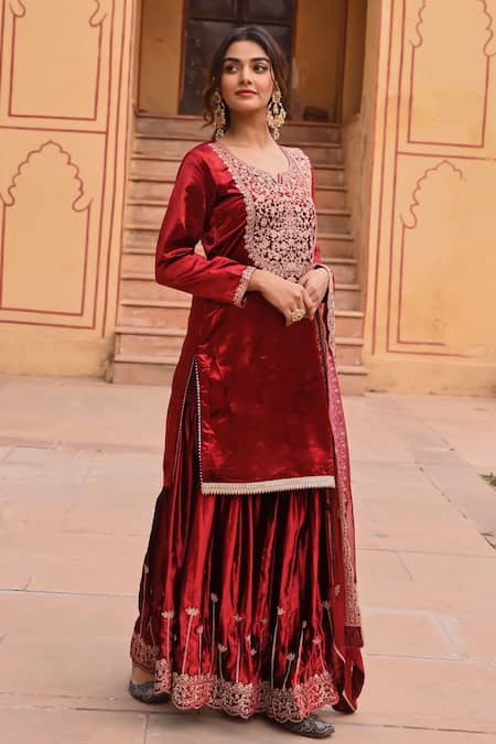 Buy_Karaj Jaipur_Red Velvet, Chiffon Embroidery Round Neck Bahar Fleur Dori Kurta Sharara Set _Online_at_Aza_Fashions