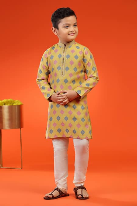 Kora By Nilesh Mitesh Quatrefoil Pattern Straight Kurta With Churidar 