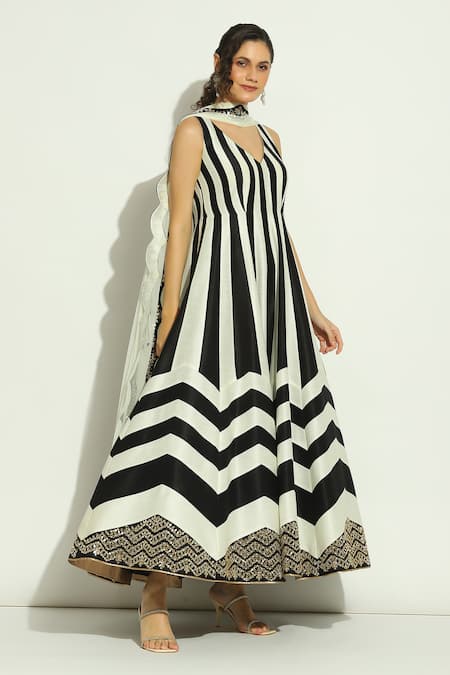 Buy Vandana Sethi Black Silk Mirrors, Embroidery V-neck Stripe Pattern Anarkali With Dupatta Online at Aza Fashions Buy_Vandana Sethi_Black Silk Mirrors, Embroidery V-neck Stripe Pattern Anarkali With Dupatta _Online_at_Aza_Fashions