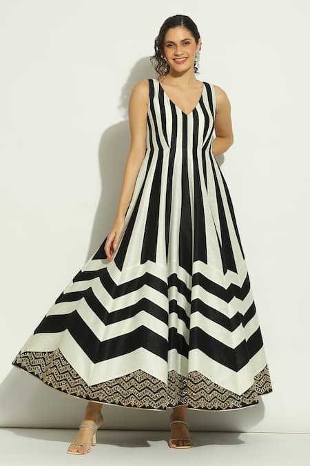 Vandana Sethi Black Silk Mirrors, Embroidery V-neck Stripe Pattern Anarkali With Dupatta at Aza Fashions Vandana Sethi_Black Silk Mirrors, Embroidery V-neck Stripe Pattern Anarkali With Dupatta _at_Aza_Fashions