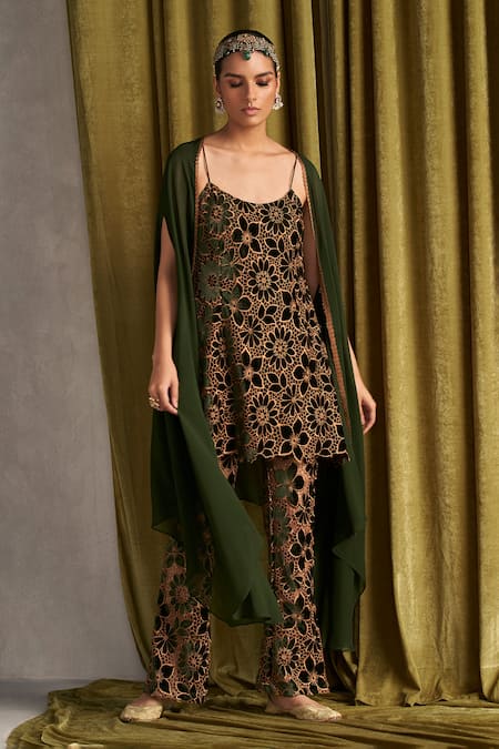 Qala Clothing Green Velvet, Georgette Embroidery Scoop Neck Mira Cape Floral Pant Set Online at Aza Fashions Qala Clothing_Green Velvet, Georgette Embroidery Scoop Neck Mira Cape Floral Pant Set _Online_at_Aza_Fashions