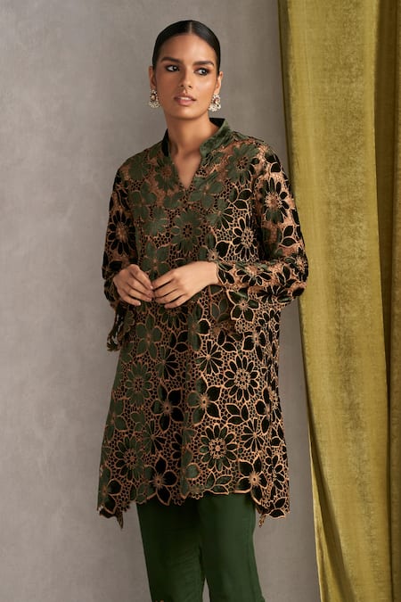 Shop Qala Clothing Green Velvet, Cotton Satin Embroidery Eshaal Floral Jaal Kurta With Pant at Aza Fashions Shop_Qala Clothing_Green Velvet, Cotton Satin Embroidery Eshaal Floral Jaal Kurta With Pant _at_Aza_Fashions