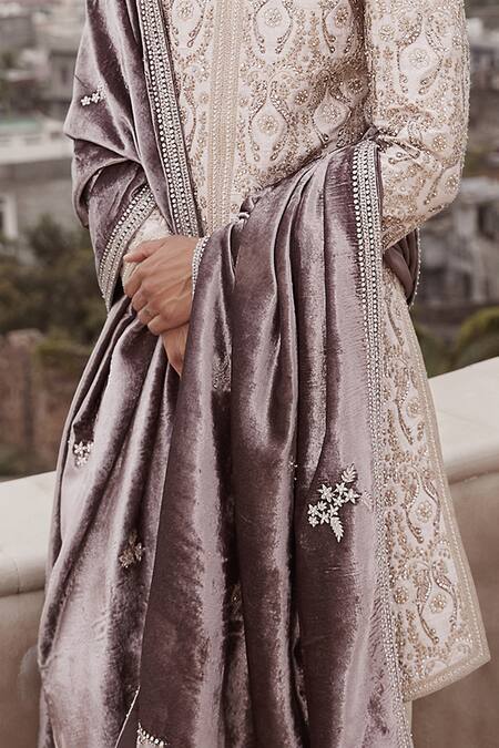 Buy Matsya Wine Dori Royal Amanbagh Velvet Embroidered Stole Online at Aza Fashions Buy_Matsya_Wine Dori Royal Amanbagh Velvet Embroidered Stole _Online_at_Aza_Fashions