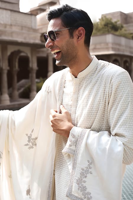 Shop_Matsya_Ivory Jacquard Handwoven Geometric Pattern Saada Handloom Kurta Set _Online_at_Aza_Fashions