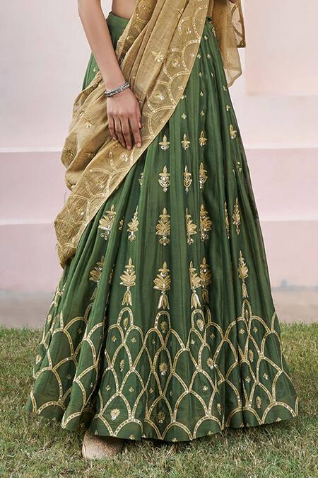 Naaz By Noor Green Chanderi, Tissue Sequins, Embroidery V-neck Lehenga Set Online at Aza Fashions Naaz By Noor_Green Chanderi, Tissue Sequins, Embroidery V-neck Lehenga Set _Online_at_Aza_Fashions