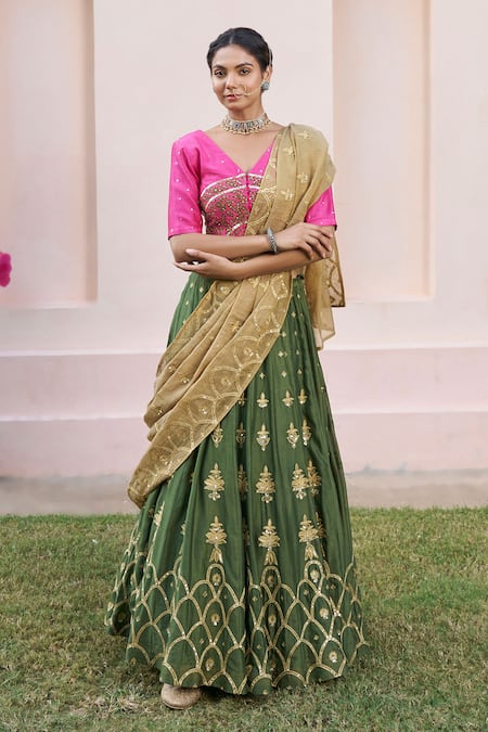 Shop Naaz By Noor Green Chanderi, Tissue Sequins, Embroidery V-neck Lehenga Set Online at Aza Fashions Shop_Naaz By Noor_Green Chanderi, Tissue Sequins, Embroidery V-neck Lehenga Set _Online_at_Aza_Fashions