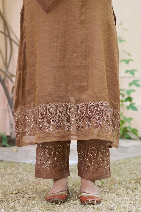 Buy_Naaz By Noor_Brown Chanderi, Organza Lace, Sequins, Embroidery Split Placket Kurta Set 