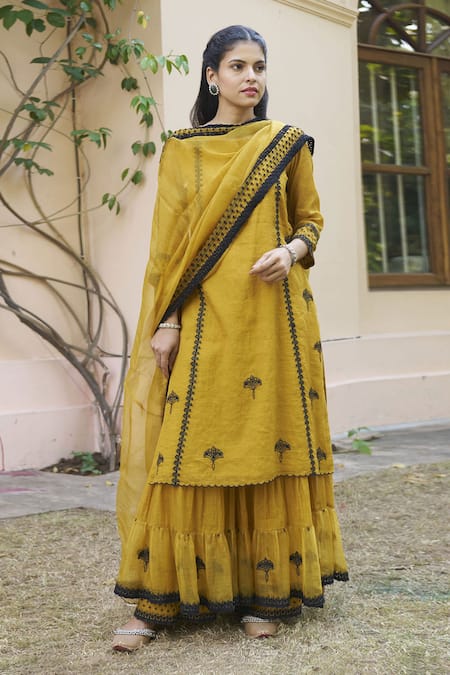 NAAZ BY NOOR Yellow Kurta And Pant Chanderi Embroidery Thread Round Flower Sharara Set