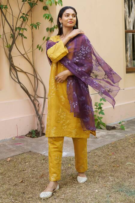 Buy_Naaz By Noor_Yellow Chanderi, Organza Sequins, Embroidery Round Neck Work Kurta Set 