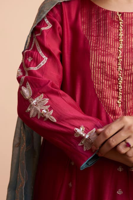 Shop Naaz By Noor Magenta Chanderi, Tissue Pearls, Sequins Round Flower Embroidered Anarkali Set Online at Aza Fashions Shop_Naaz By Noor_Magenta Chanderi, Tissue Pearls, Sequins Round Flower Embroidered Anarkali Set _Online_at_Aza_Fashions