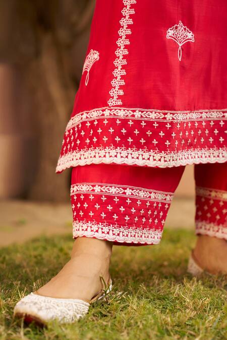 Buy Naaz By Noor Red Chanderi, Organza Embroidery Round Neck Thread A-line Kurta Set Online at Aza Fashions Buy_Naaz By Noor_Red Chanderi, Organza Embroidery Round Neck Thread A-line Kurta Set _Online_at_Aza_Fashions