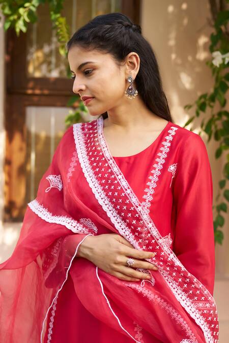 Shop Naaz By Noor Red Chanderi, Organza Embroidery Round Neck Thread A-line Kurta Set Online at Aza Fashions Shop_Naaz By Noor_Red Chanderi, Organza Embroidery Round Neck Thread A-line Kurta Set _Online_at_Aza_Fashions