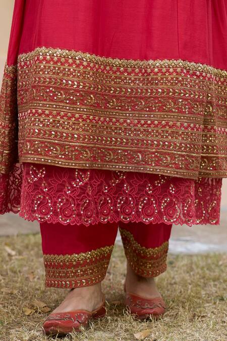 Naaz By Noor Red Chanderi, Organza Sequins, Embroidery Scoop Neck Border Kurta Set at Aza Fashions Naaz By Noor_Red Chanderi, Organza Sequins, Embroidery Scoop Neck Border Kurta Set _at_Aza_Fashions