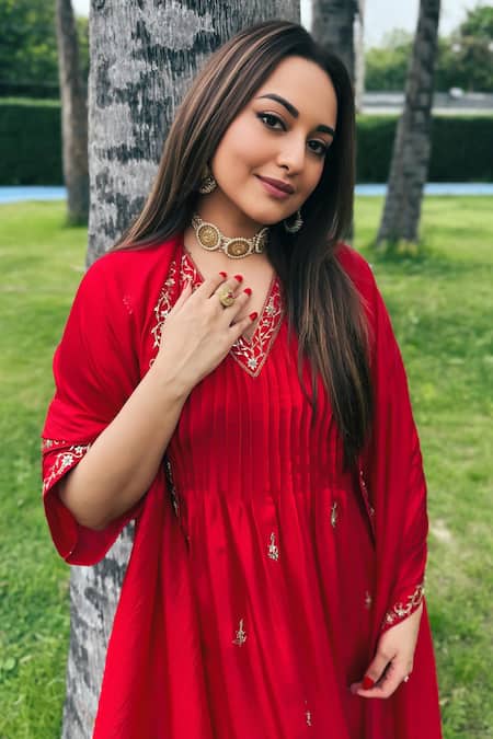 Buy Punit Balana Red Silk, Organza Embroidery, Patchwork V-neck Surkh Lal Patra Kurta Pant Set Online at Aza Fashions Buy_Punit Balana_Red Silk, Organza Embroidery, Patchwork V-neck Surkh Lal Patra Kurta Pant Set _Online_at_Aza_Fashions