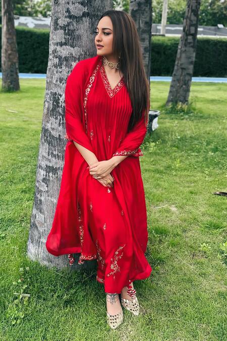 Punit Balana Red Silk, Organza Embroidery, Patchwork V-neck Surkh Lal Patra Kurta Pant Set at Aza Fashions Punit Balana_Red Silk, Organza Embroidery, Patchwork V-neck Surkh Lal Patra Kurta Pant Set _at_Aza_Fashions