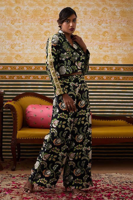 Buy_Soup By Sougat Paul_Black Silk Collared Midnight Garden Print Crop Top With Pant _Online_at_Aza_Fashions