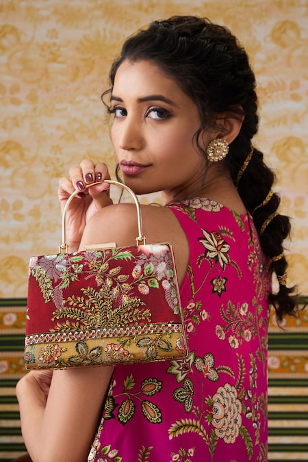 Potli To Clutch Box! Latest Bridal Bags To Match With Your Outfits! |  WeddingBazaar