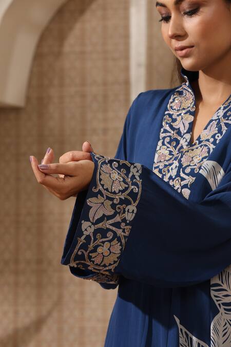 Buy_Rekha Agra_Blue Crepe Embroidery Mandarin Collar Leaflet Print Neck Kurta With Pant _Online_at_Aza_Fashions