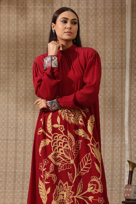 Rekha Agra_Red Crepe Embroidery Round Neck Floral Print Collar Kurta With Pant _Online_at_Aza_Fashions
