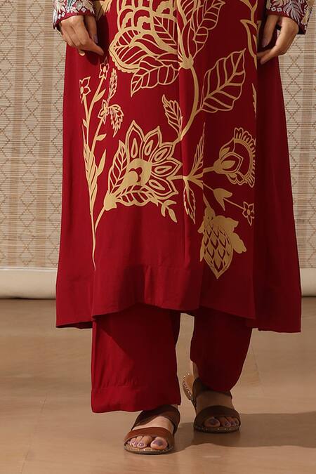 Buy Rekha Agra Red Crepe Embroidery Round Neck Floral Print Collar Kurta With Pant Online at Aza Fashions Buy_Rekha Agra_Red Crepe Embroidery Round Neck Floral Print Collar Kurta With Pant _Online_at_Aza_Fashions