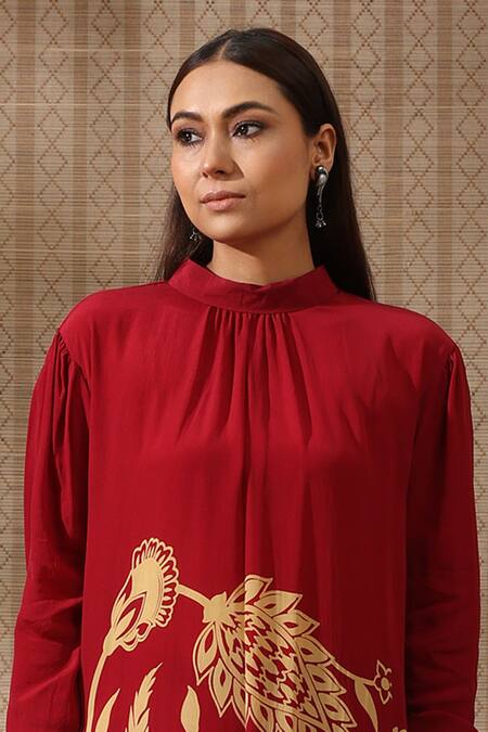 Shop Rekha Agra Red Crepe Embroidery Round Neck Floral Print Collar Kurta With Pant Online at Aza Fashions Shop_Rekha Agra_Red Crepe Embroidery Round Neck Floral Print Collar Kurta With Pant _Online_at_Aza_Fashions