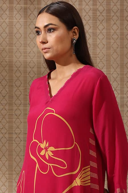 Buy_Rekha Agra_Pink Crepe V-neck Tulip Fleur Print Kurta With Chalk Striped Pant _Online_at_Aza_Fashions