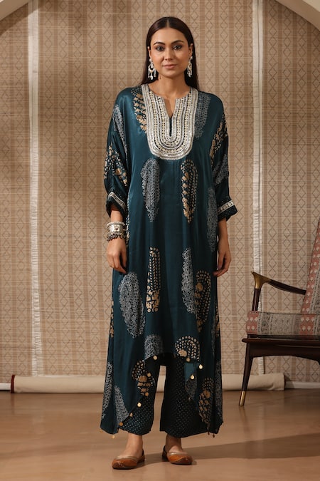 Rekha Agra Gardenia Print Embroidered Yoke Asymmetric Kurta With Pant 