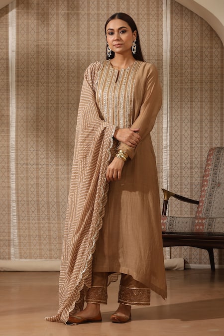 Rekha Agra_Beige Chanderi Sequins, Gota Patti, Embroidery Round And Yoke Kurta Pant Set _at_Aza_Fashions