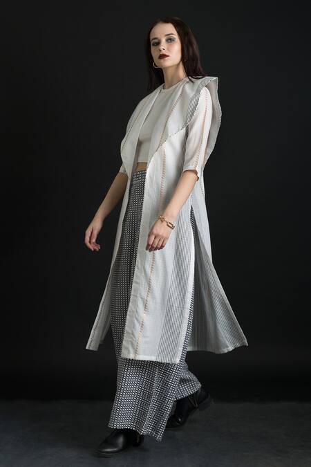 Orcr Black Cotton Embroidery Mini Temple Arc Work Long Jacket With Loop Print Pant at Aza Fashions Orcr_Black Cotton Embroidery Mini Temple Arc Work Long Jacket With Loop Print Pant _at_Aza_Fashions