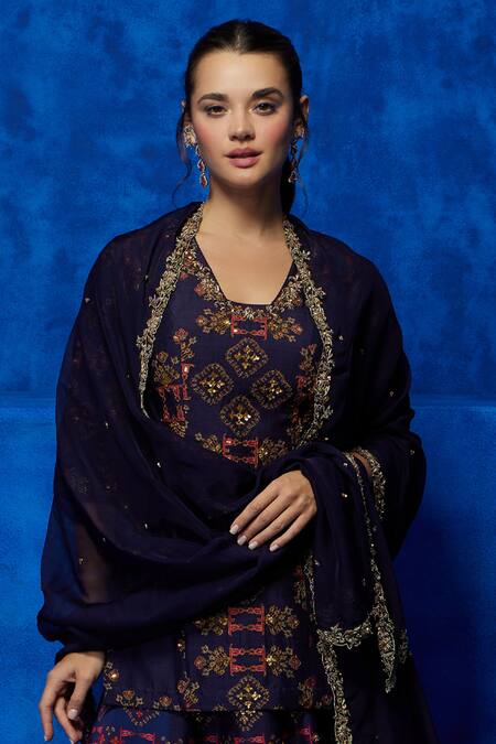 Buy Nautanky Purple Silk, Crepe, Organza Enchantress Starry Night Kurta Lehenga Set Online at Aza Fashions Buy_Nautanky_Purple Silk, Crepe, Organza Enchantress Starry Night Kurta Lehenga Set _Online_at_Aza_Fashions