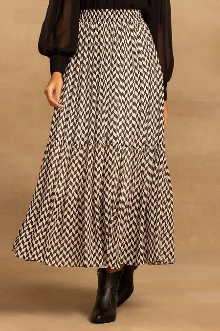 Reena Sharma_White Viscose, Georgette Nikita Chevron Print Skirt _Online_at_Aza_Fashions