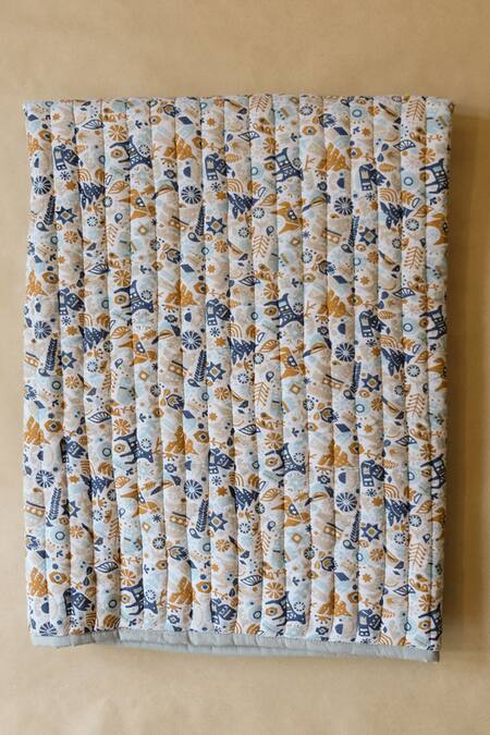 Shop Design Gaatha Off White 100% Cotton Print Christmas Element Baby Bedding Set at Aza Fashions Shop_Design Gaatha_Off White 100% Cotton Print Christmas Element Baby Bedding Set_at_Aza_Fashions