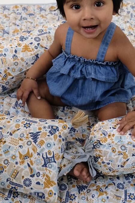 Design Gaatha Off White 100% Cotton Print Christmas Element Baby Bedding Set Online at Aza Fashions Design Gaatha_Off White 100% Cotton Print Christmas Element Baby Bedding Set_Online_at_Aza_Fashions