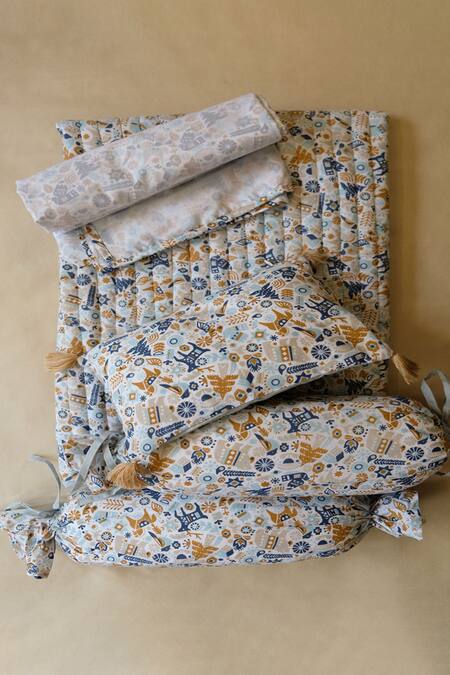 Shop Design Gaatha Off White 100% Cotton Print Christmas Element Pattern Baby Bedding Set at Aza Fashions Shop_Design Gaatha_Off White 100% Cotton Print Christmas Element Pattern Baby Bedding Set_at_Aza_Fashions