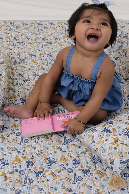 Design Gaatha Off White 100% Cotton Print Christmas Element Pattern Baby Bedding Set Online at Aza Fashions Design Gaatha_Off White 100% Cotton Print Christmas Element Pattern Baby Bedding Set_Online_at_Aza_Fashions