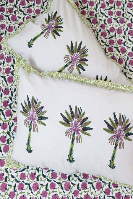 Design Gaatha Multi Color 100% Cotton, 20s Sheeting Print Floral Hand Block Bed Cover Set Online at Aza Fashions Design Gaatha_Multi Color 100% Cotton, 20s Sheeting Print Floral Hand Block Bed Cover Set_Online_at_Aza_Fashions