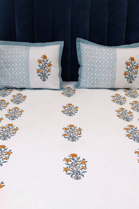 Shop Design Gaatha White 100% Cotton, 20s Sheeting Print Floral Bloom Hand Block Bed Cover Set at Aza Fashions Shop_Design Gaatha_White 100% Cotton, 20s Sheeting Print Floral Bloom Hand Block Bed Cover Set_at_Aza_Fashions